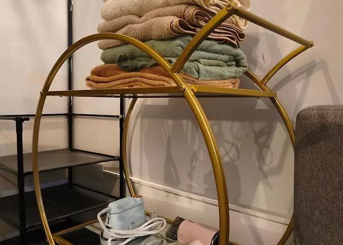 Affordable Staycation Near Moa & Naia, Ps4, Wifi Apartment *